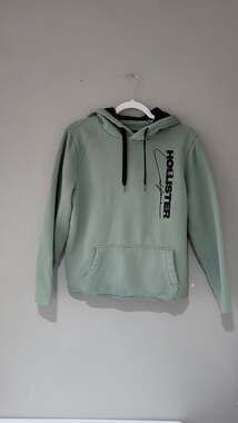 Hollister Sage Green Vertical Logo Raw Hem Hoodie Size M